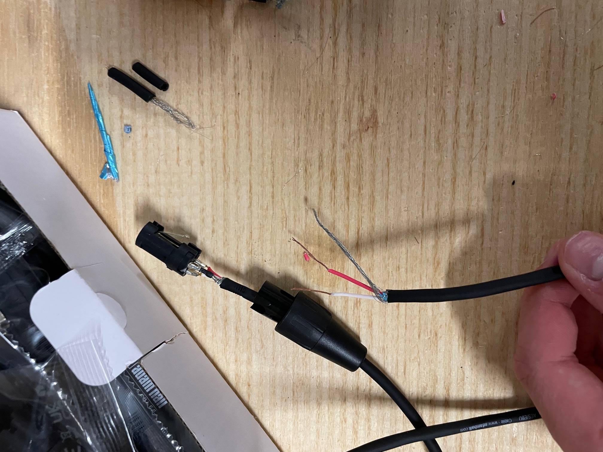 Préparation d'un câble XLR