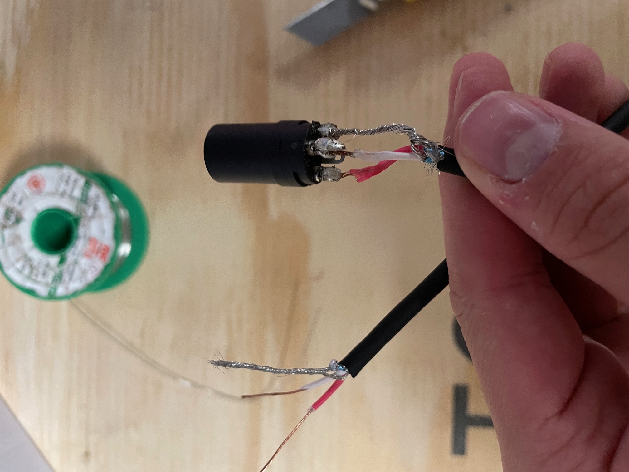 Câble en cours de montage